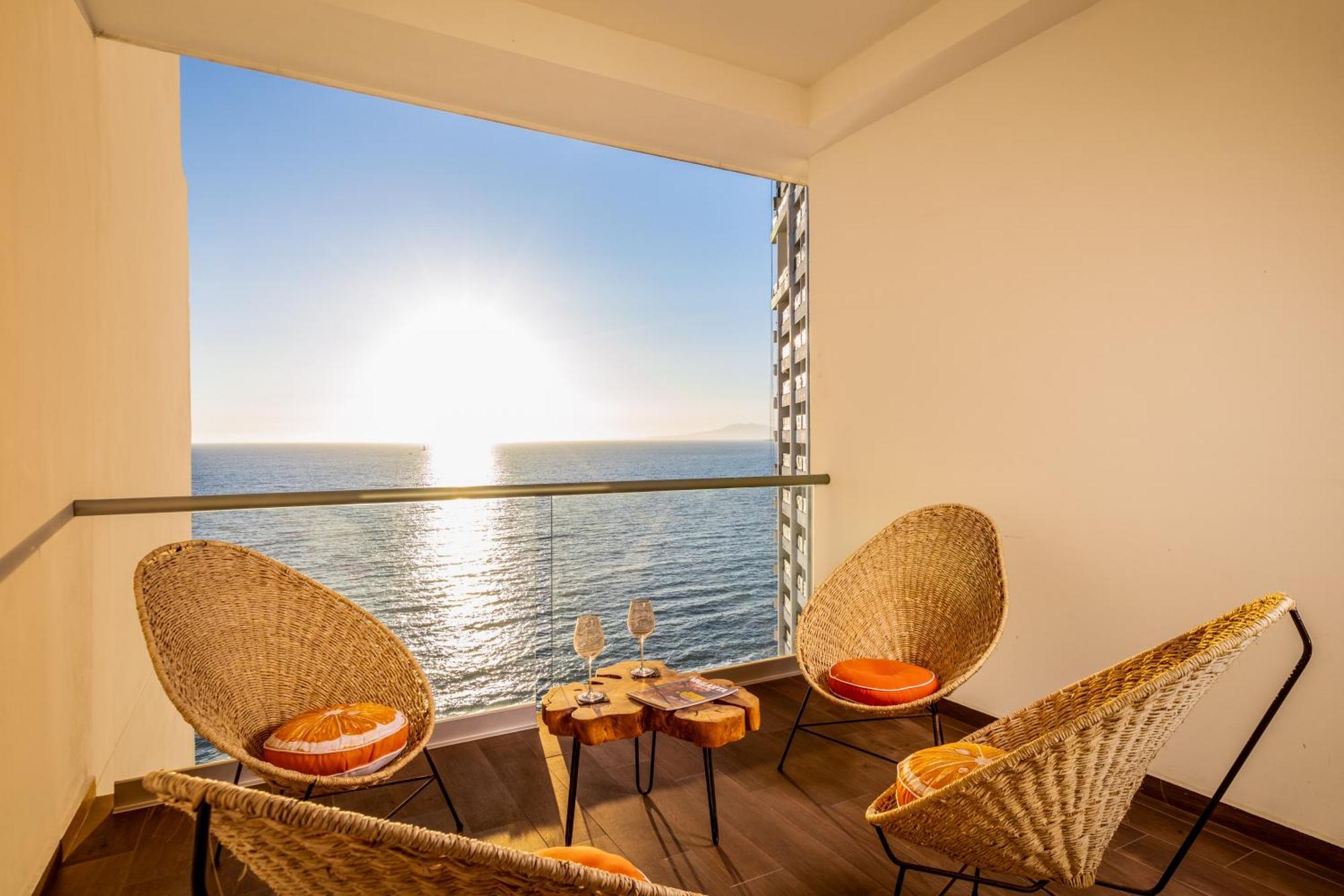 Harbor 13008A Artistic Beachfront Studio By Moikkarentals Puerto Vallarta Ngoại thất bức ảnh